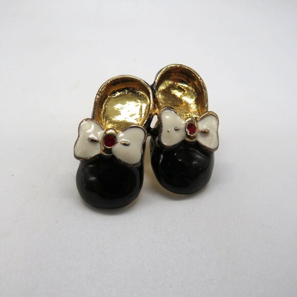 Mary Jane Shoes Brooch Black White Gold Tone Red Rhinestone Enamel 1" Pin - Picture 2 of 10